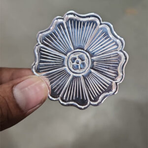 2 by 2 inches chowki senter flower